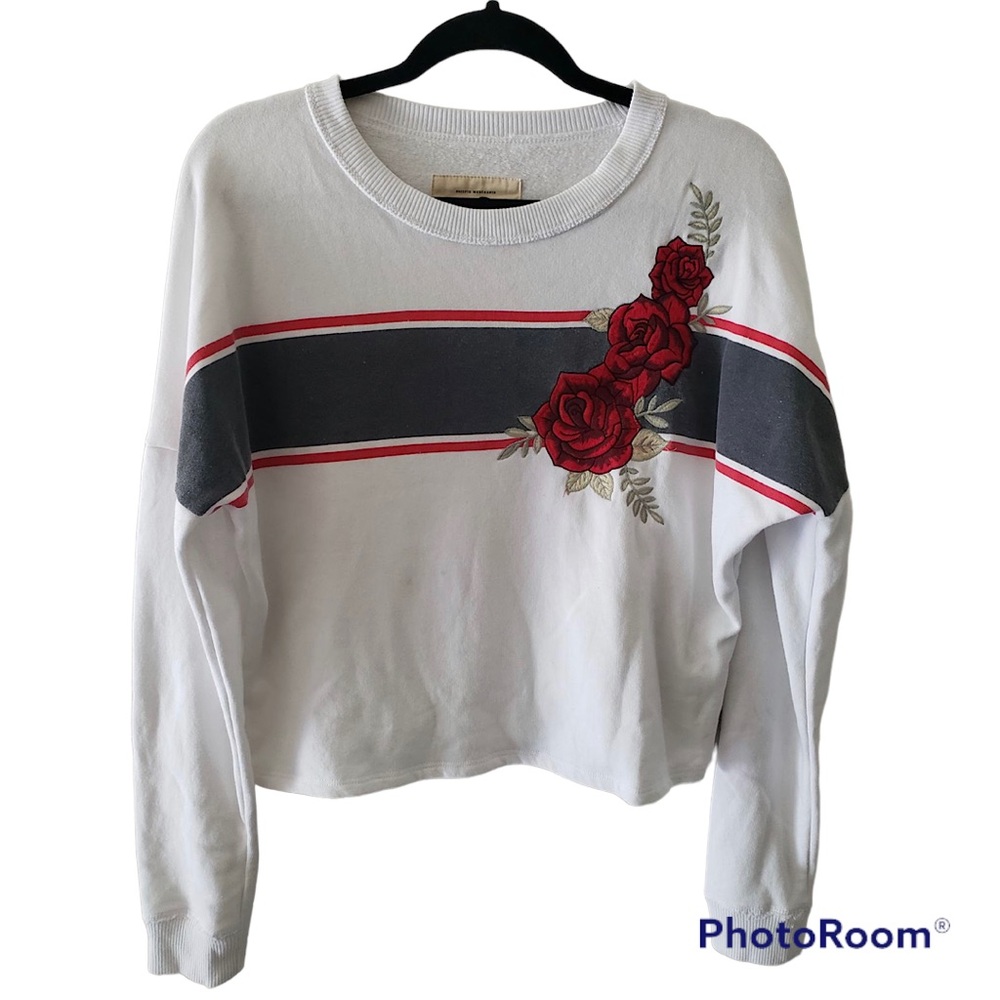 Hollister Embroidered Roses Crop Sweater Size Small